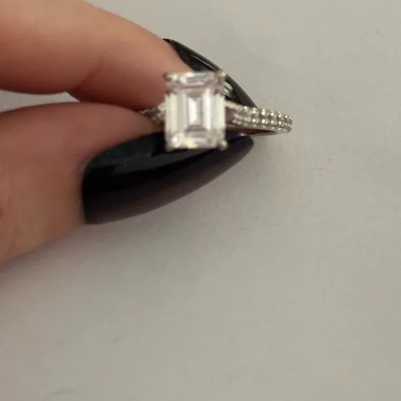 14kWG Agape Diamonds Cubic Engagement Ring Sz7.5 Sizable - Picture 3 of 7